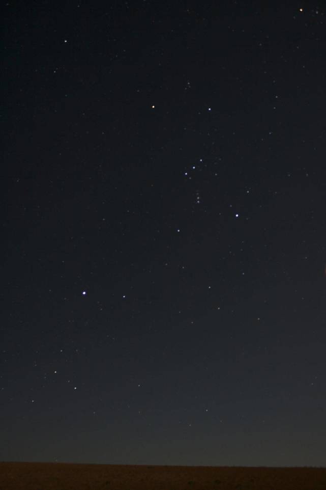 夜晚最亮的星星叫什么名字（夜空中最亮的恒星）