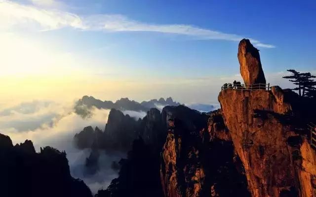 形容黄山美景的句子（用一句话赞美黄山美景）