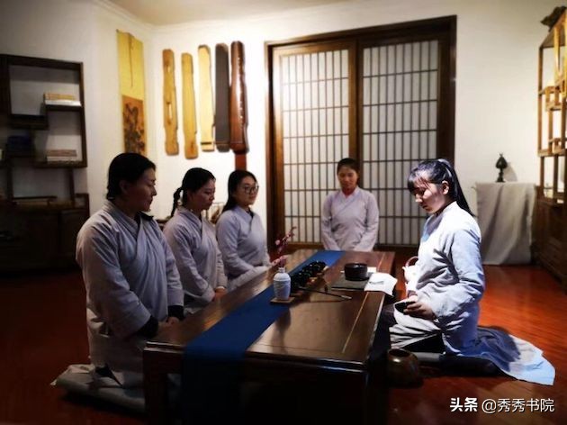 归园田居种豆南山下赏析（归园田居的内容）
