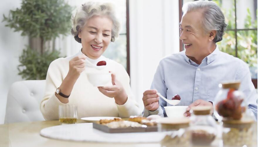 夫妻互相理解包容句子（摘抄夫妻间最平凡感人的话）