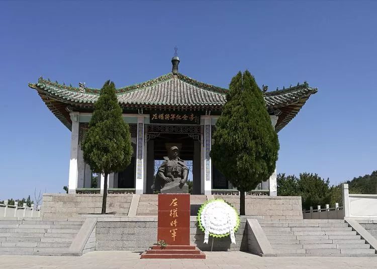 关于缅怀先烈的8句诗（关于缅怀先烈的现代诗歌）