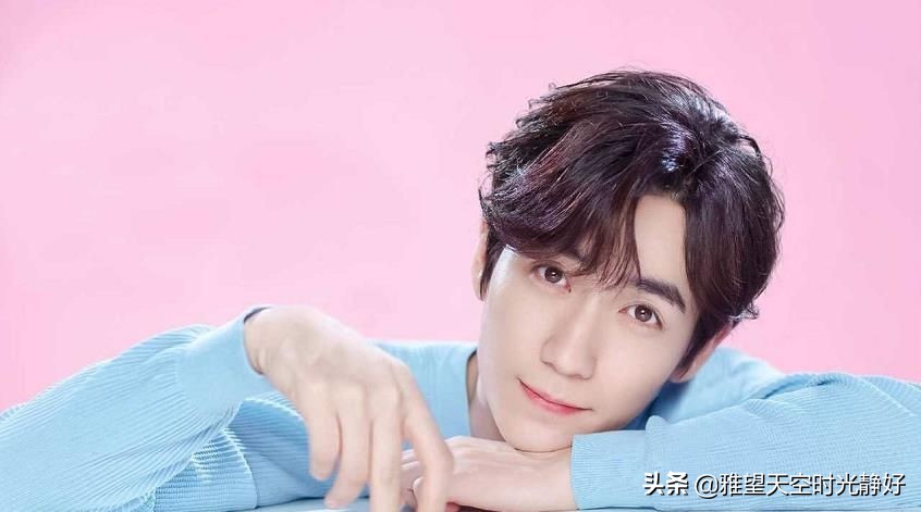 形容男生笑容温暖阳光的句子（笑容温暖整个冬季的唯美语录）