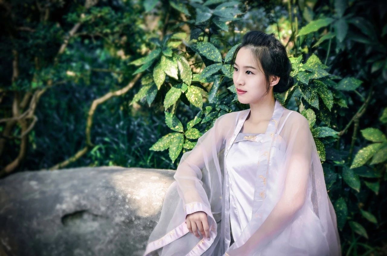 被温柔以待类似的句子简短（温柔以待唯美句子分享）