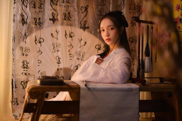 适合情人节发的诗句（情人节的唯美诗句）