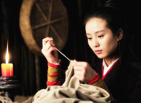 相爱又不能在一起的句子（互相喜欢因现实不能在一起的诗句）