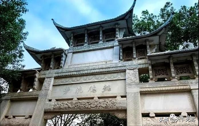 六尺巷的故事的启示是什么（了解六尺巷的故事的寓意）