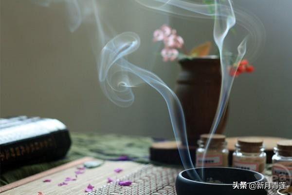 蝶恋花辛苦最怜天上月赏析（蝶恋花原文内容和诗意翻译）