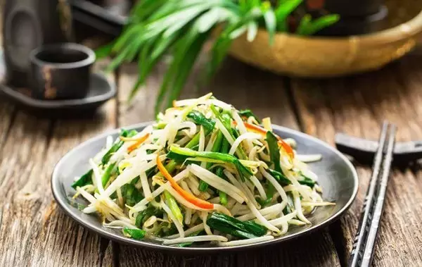 美食句子经典语录诗句（美食能治愈人心的句子）