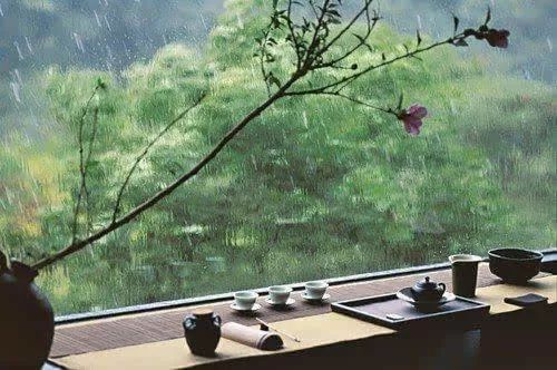 听听那冷雨余光中原文（余光中经典的长篇散文）