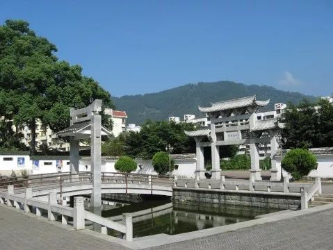 天光云影共徘徊全诗（朱熹最著名的十首诗）