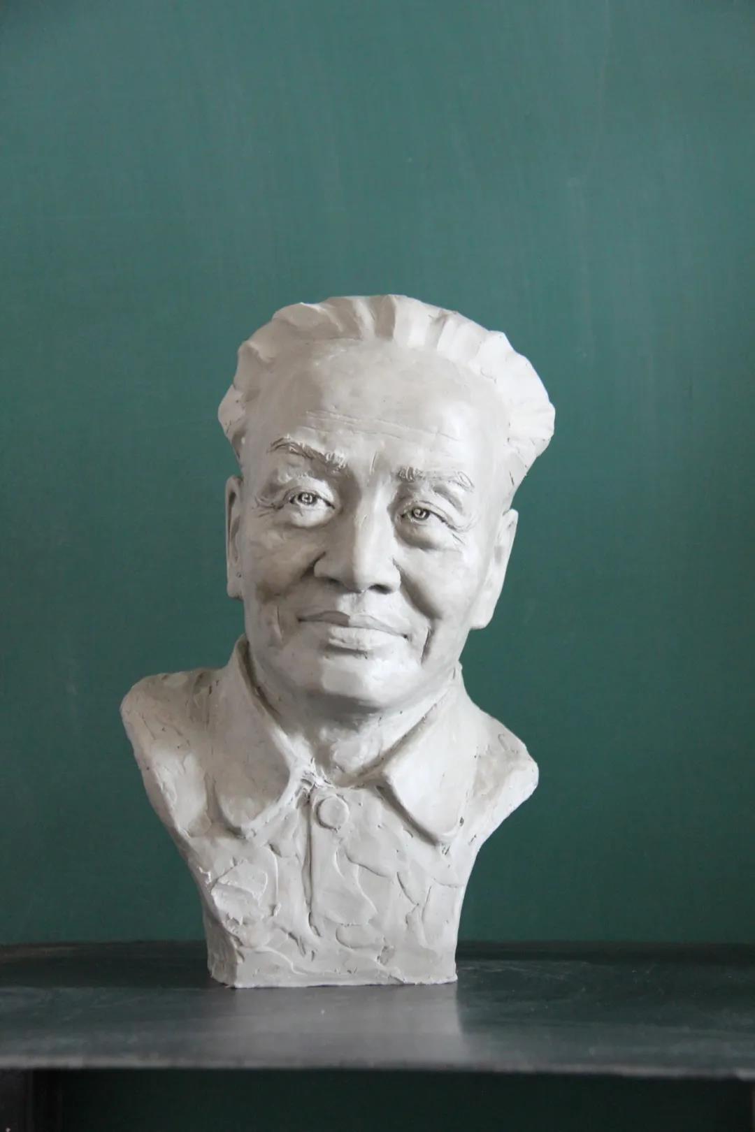 艾青的诗集有哪些（艾青的诗歌大全简短）