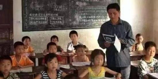 关于歌颂教师的散文（赞美教师的美文摘抄）