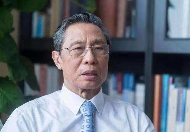 赞美无私奉献的诗句（赞美一个人无私大爱的诗句）