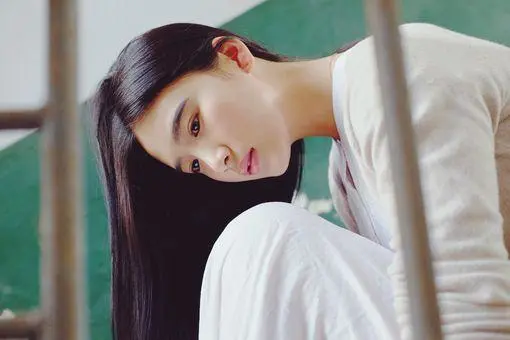 感觉很压抑看不到希望的句子（未来茫然伤感的心情说说）