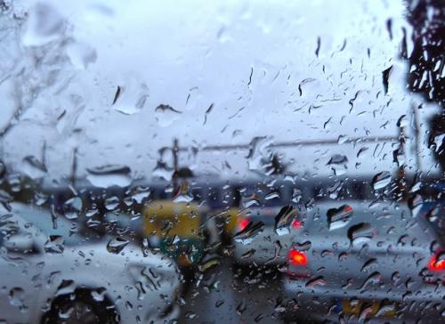 形容雨的唯美句子成语（关于雨的句子唯美短句）