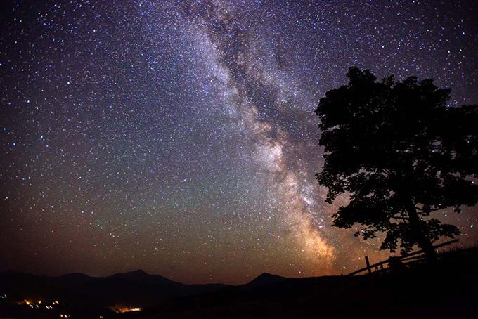 夜晚路灯下优美句子有哪些（值得分享的46条夜景心语）