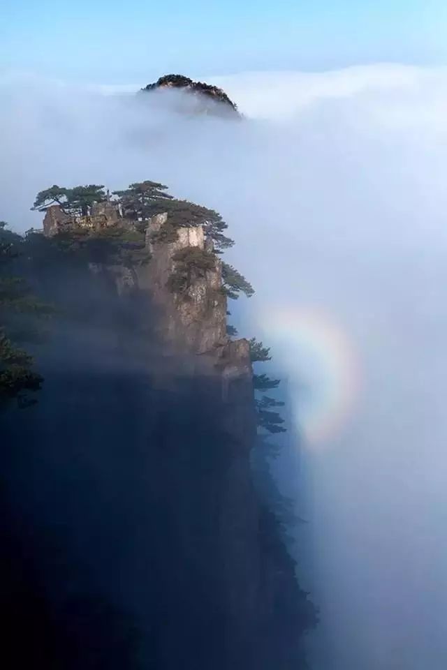 形容黄山美景的句子（用一句话赞美黄山美景）