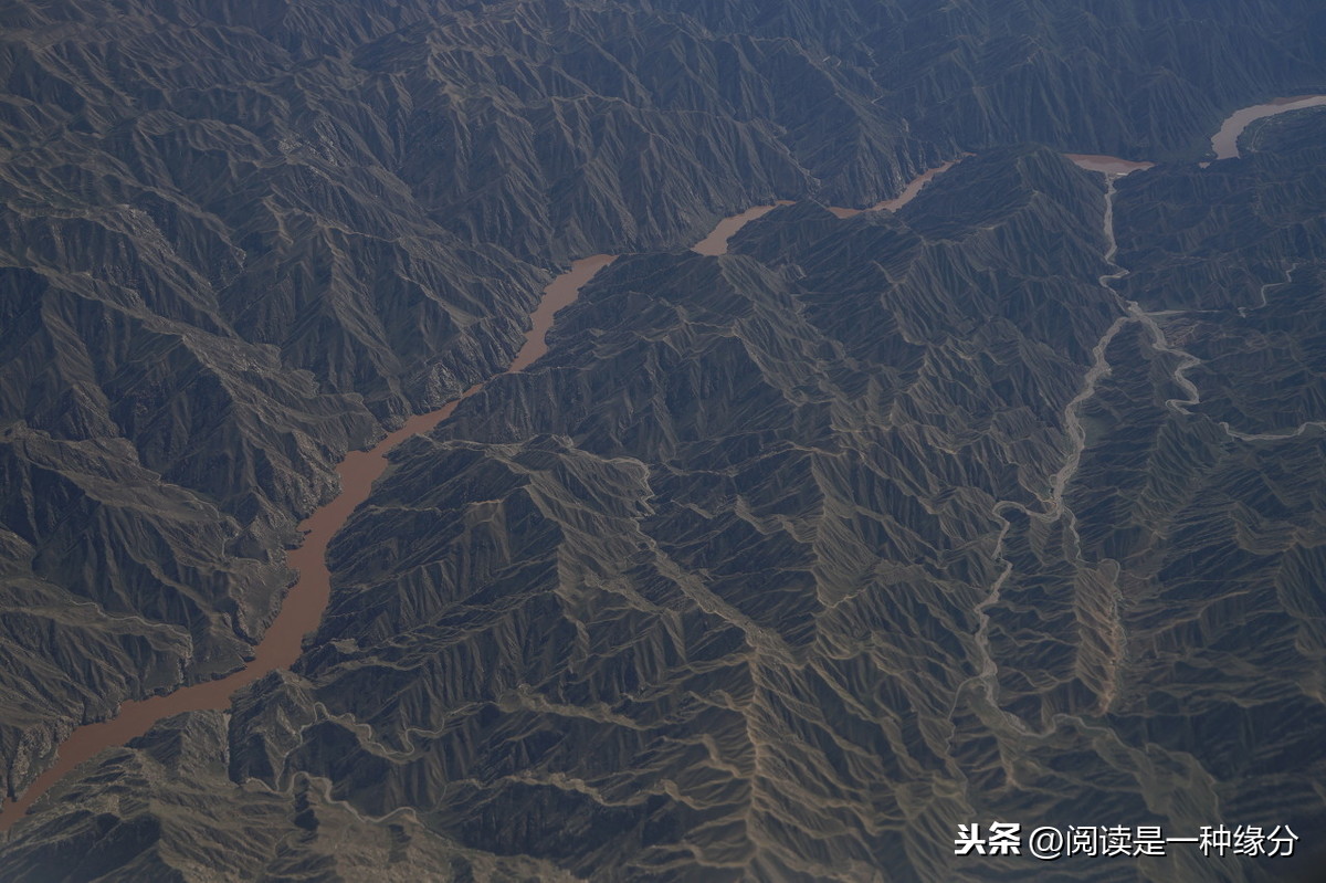蜀道难主旨是什么（蜀道难重点句子赏析）