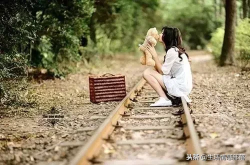 心事无人懂你的短句（形容有心事无人诉说的说说）