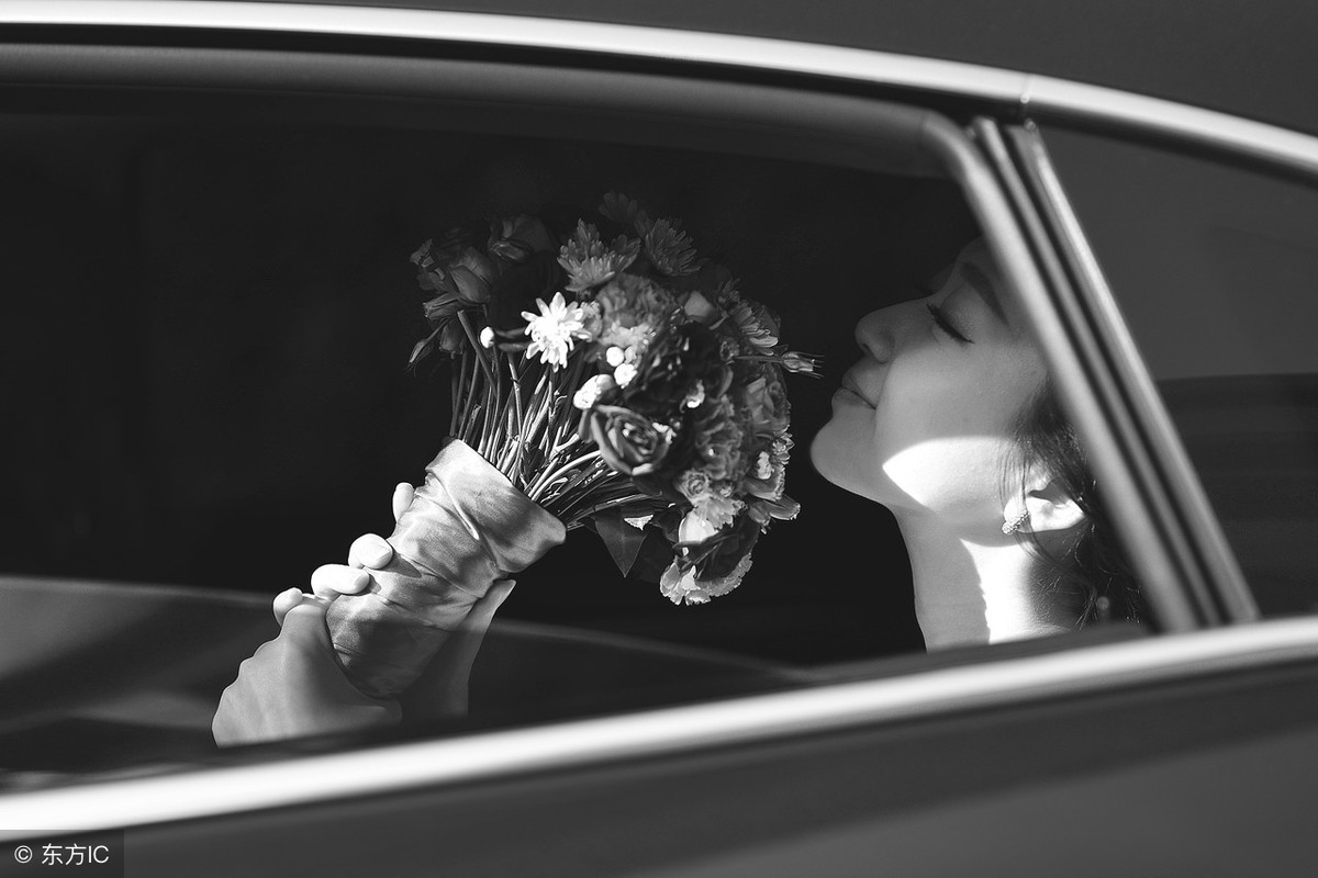 离婚的女人伤感说说心情短语（离婚后的经典心情句子）