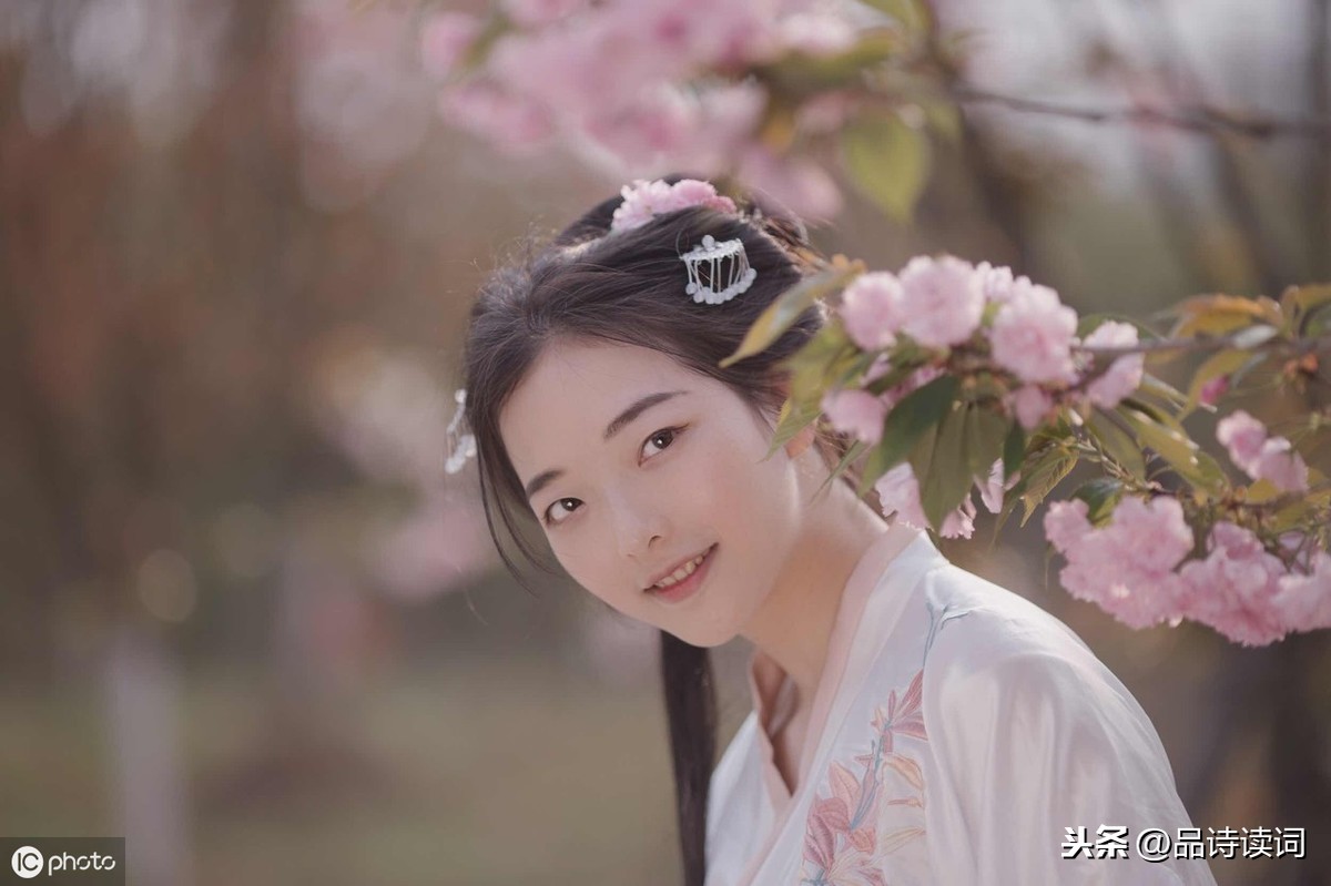 比较含蓄的情诗（最能打动人的情诗句子 ）