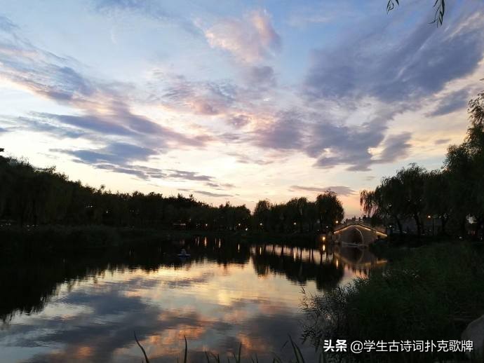 小学描写水的古诗大全（分享这16首涉水名诗）