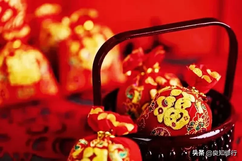 描写辞旧迎新的诗句（辞旧迎新的励志句子）