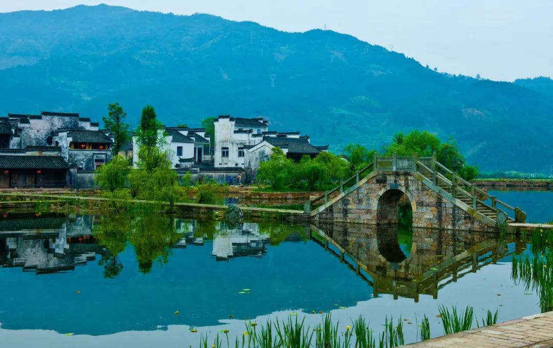 描写山水风光古诗词（赞美山水人风景优美的诗词）