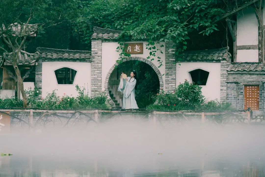 最美诗词美文摘抄（意境淡雅幽远的诗句）