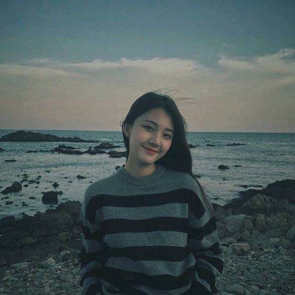 关于背影的唯美句子短句（感慨父母变老的心酸词）