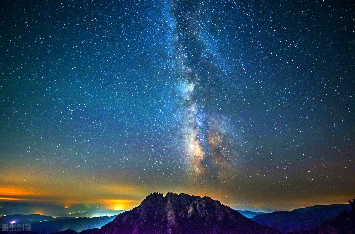 形容星空璀璨的诗句（描写浩瀚的星空的诗句）