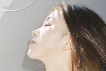 关于眼泪的唯美句子(流泪伤感的心情语录）