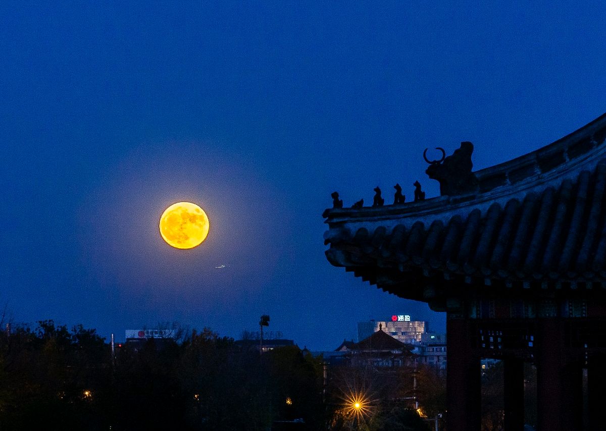四年级有关月亮的诗句有哪些（赞美月亮的唯美诗句）