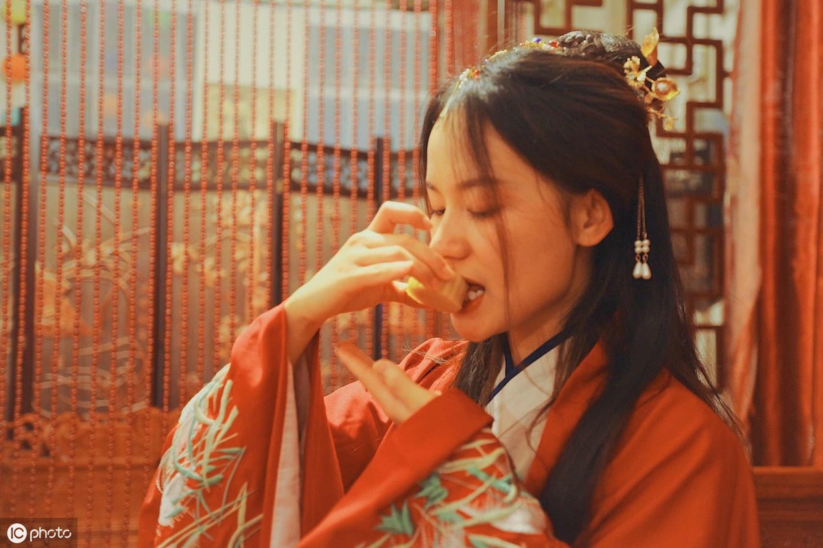 浣溪沙李清照翻译（作浣溪沙全诗内容和解释）