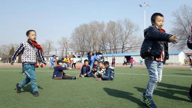 小学班主任期末总结怎么写好（深入人心的一位老师的期末发言）