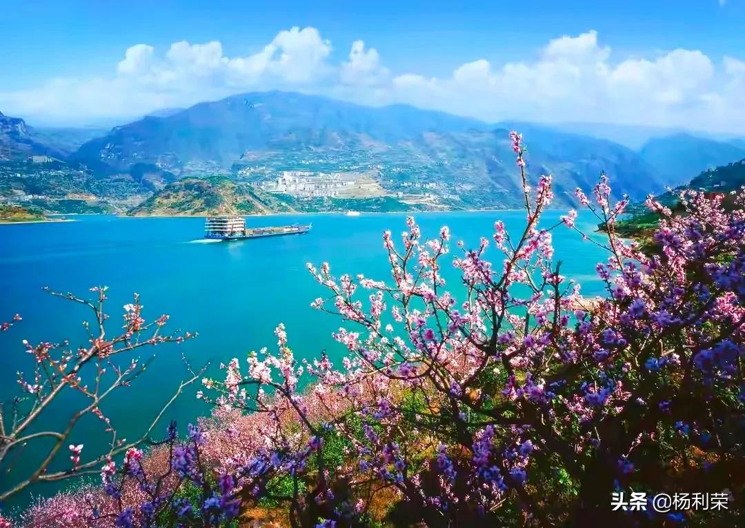 关于三峡的诗句古诗（赞美三峡的优美句子）