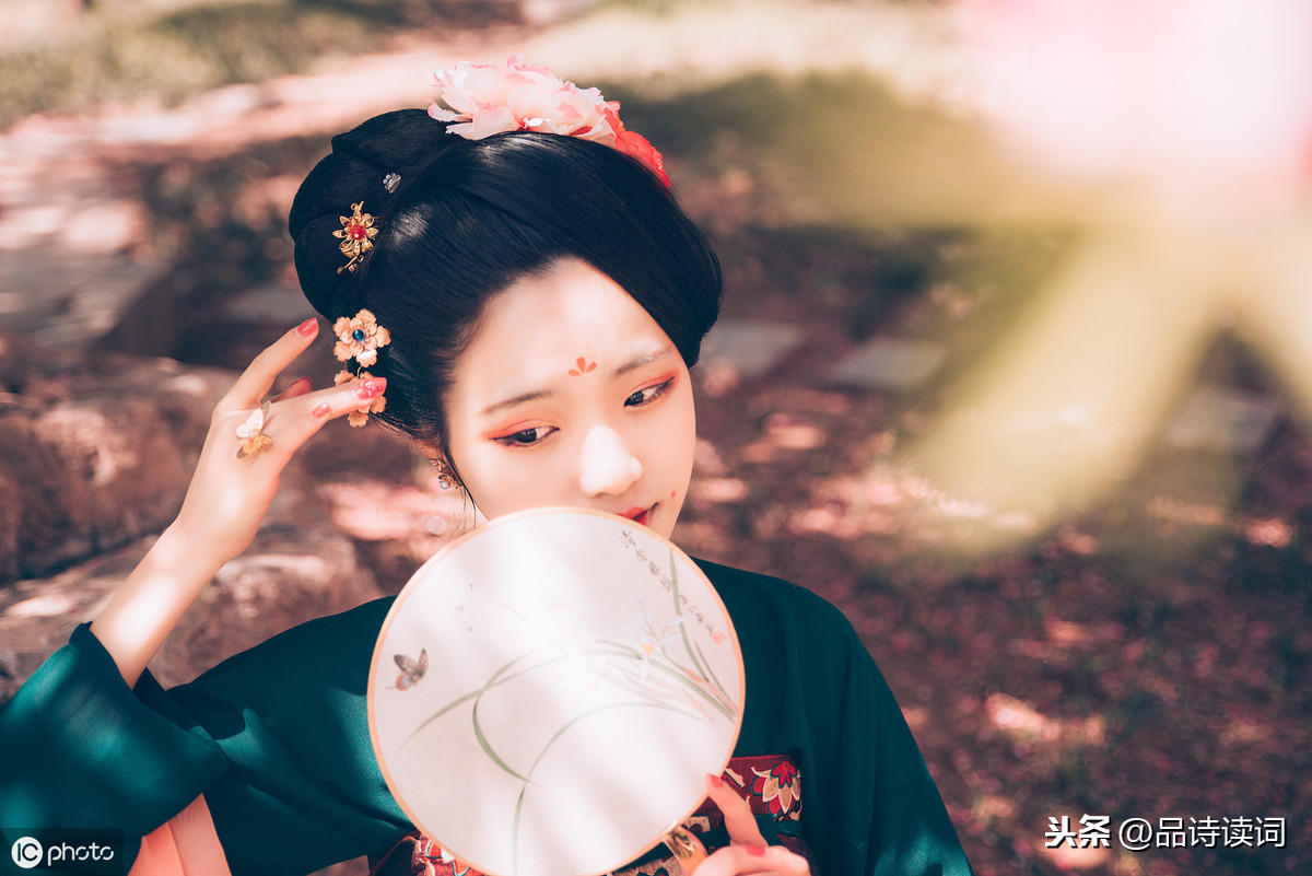 比较含蓄的情诗（最能打动人的情诗句子 ）