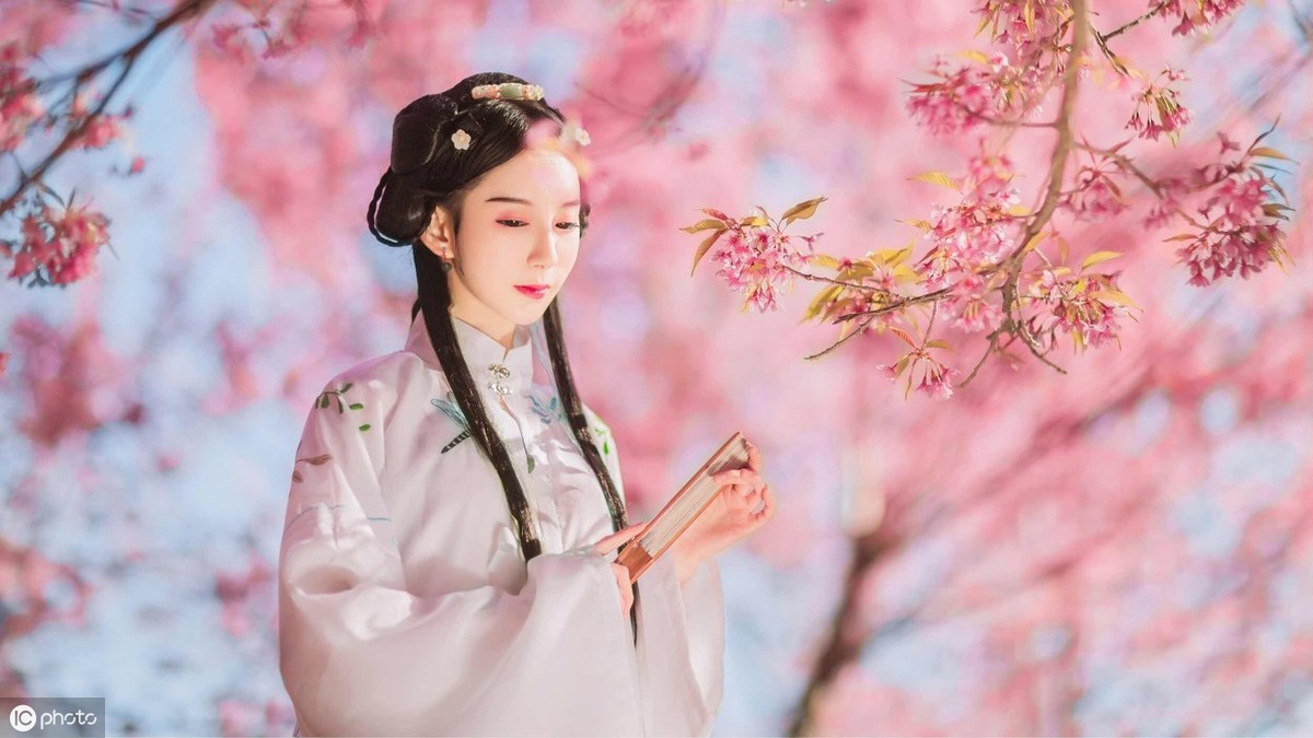 形容思念而失眠的七律诗句（独不见诗文赏析及解释）