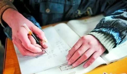 老师我想对你说诗歌朗诵（老师我想对你说散文诗）