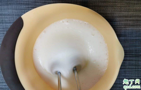 蛋清做的蛋白霜能吃吗 蛋清一天可以吃多少