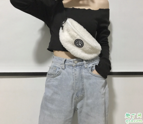 匡威羊羔毛腰包多少钱 匡威2019新品羊羔毛胸包在哪买