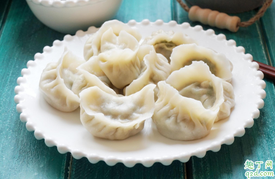 饭店里面的饺子怎么那么白 饭店里面的饺子为什么有劲道