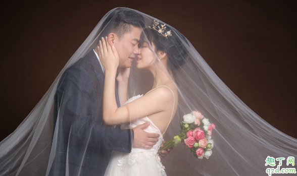 拍摄婚纱棚拍好还是旅拍好 去拍婚纱照自己带什么