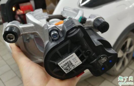 电子刹车要用刹车油吗 刹车失灵可以拉手刹吗