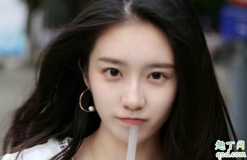 男朋友一直要看胸正常吗 什么时候给男朋友看胸合适
