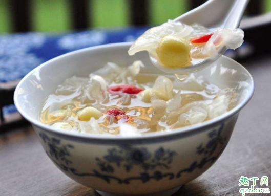孕妇喝银耳莲子羹好吗 怀孕时候能不能喝奶茶