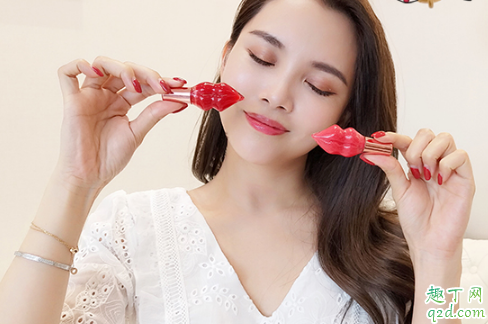 PLUMP PINK唇蜜多少钱 PLUMP PINK唇彩哪个色号好看