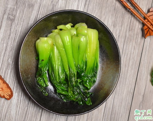 炒青菜加水好吃吗 炒青菜加水好还是不加水好