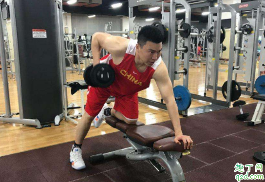初次健身怎么选择器械 器械健身多少组最好