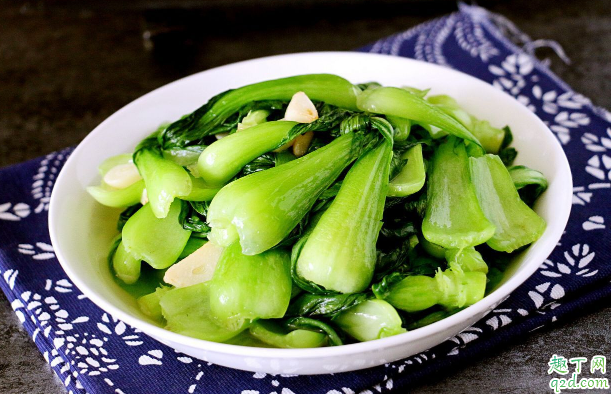 炒青菜怎么保持绿色 炒青菜保持绿色放什么东西